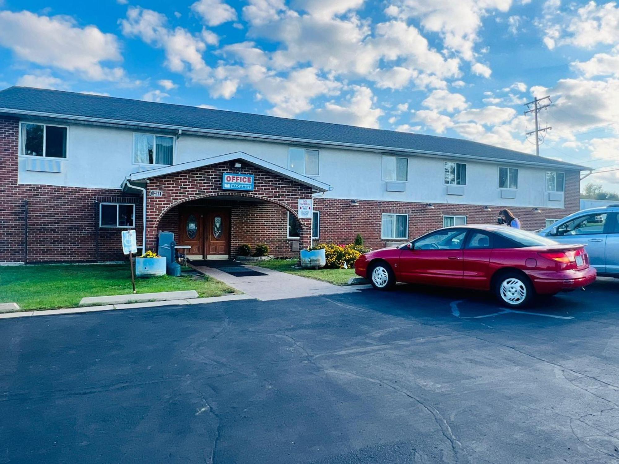 Villa Inn Motel Near Hwy 12 Wi Capital O Fort Atkinson Exterior photo